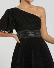 Black Pleated Shimmering One Shoulder Gown